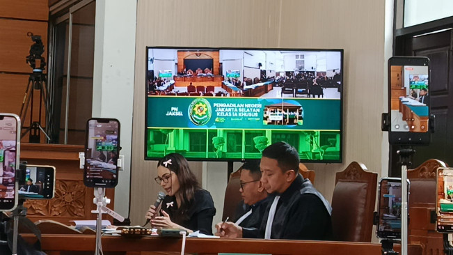 Nikita Mirzani jalani sidang di PN Jaksel, Kamis (11/9/2025). (Selvianus Kopong Basar / FTNews.co.id)